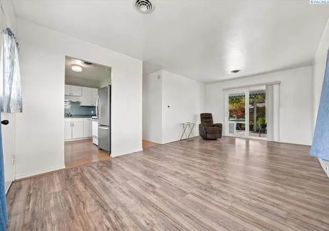 Photo 3 of Single family home for sale at 2306 Dallas St, Richland, WA 99352 | MLS# PAC297132 | Listing updated on 2026-10-16