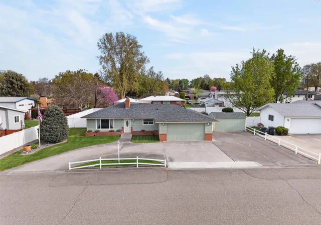 Photo 4 of Single family home for sale at 4313 W Agate St, Pasco, WA 99301 | MLS# PAC297135 | Listing updated on 2026-10-21