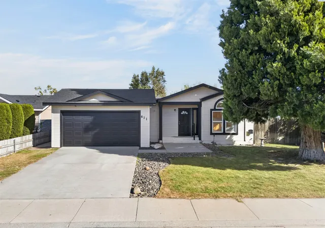 Photo 1 of Manufactured home for sale at 611 N Waldemar Ave, Pasco, WA 99301 | MLS# PAC297138 | Listing updated on 2026-10-23