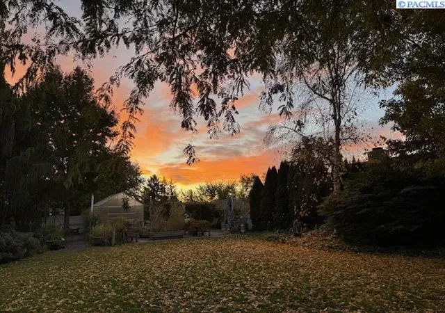 Photo 3 of Single family home for sale at 502 Ave H, Grandview, WA 98930 | MLS# PAC297142 | Listing updated on 2026-10-14