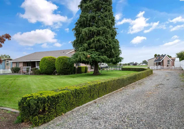 Photo 2 of Single family home for sale at 1605 Road 76, Pasco, WA 99301 | MLS# PAC297143 | Listing updated on 2026-10-17
