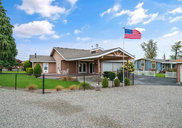 Photo 3 of Single family home for sale at 1605 Road 76, Pasco, WA 99301 | MLS# PAC297143 | Listing updated on 2026-10-17
