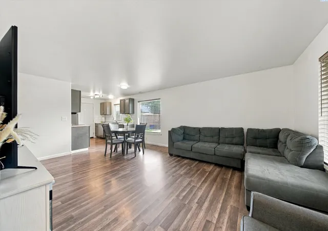 Photo 3 of Single family home for sale at 815 Madrona Ave, Pasco, WA 99301 | MLS# PAC297147 | Listing updated on 2026-10-14