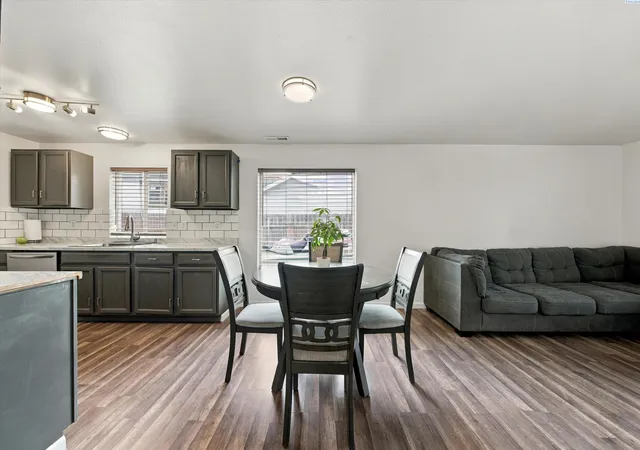Photo 4 of Single family home for sale at 815 Madrona Ave, Pasco, WA 99301 | MLS# PAC297147 | Listing updated on 2026-10-14