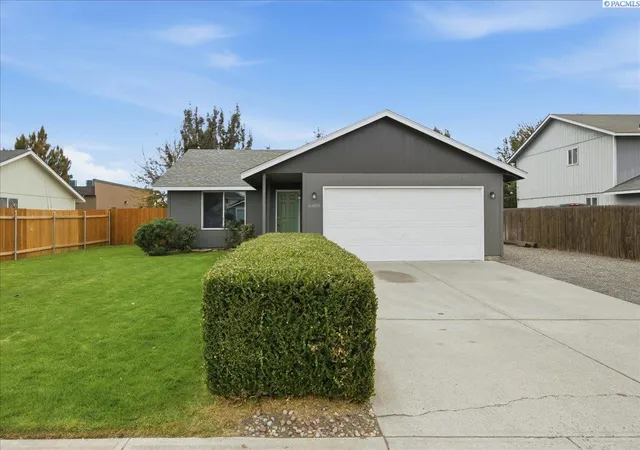 Photo 2 of Single family home for sale at 6408 Fenway Dr, Pasco, WA 99301 | MLS# PAC297158 | Listing updated on 2026-10-14