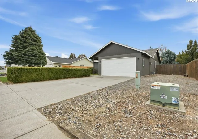 Photo 4 of Single family home for sale at 6408 Fenway Dr, Pasco, WA 99301 | MLS# PAC297158 | Listing updated on 2026-10-14