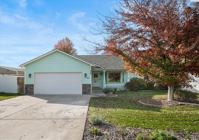 Photo 2 of Single family home for sale at 5401 Seahawk Dr, West Richland, WA 99353 | MLS# PAC297159 | Listing updated on 2026-10-14