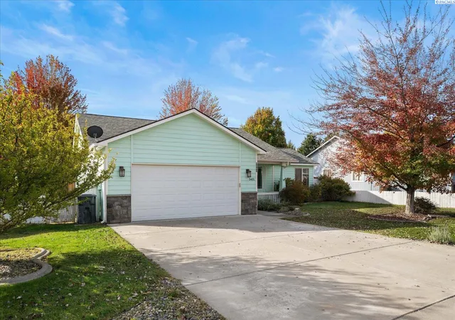 Photo 3 of Single family home for sale at 5401 Seahawk Dr, West Richland, WA 99353 | MLS# PAC297159 | Listing updated on 2026-10-14