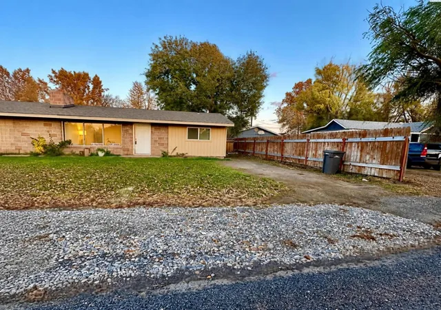 Photo 1 of Multi family home for sale at 1911 S & 1909 Beech St, Kennewick, WA 99337 | MLS# PAC297160 | Listing updated on 2026-10-15