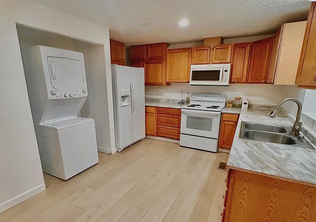 Photo 3 of Multi family home for sale at 1911 S & 1909 Beech St, Kennewick, WA 99337 | MLS# PAC297160 | Listing updated on 2026-10-15