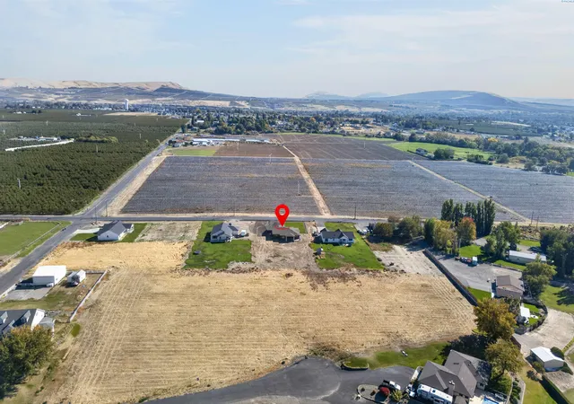 Photo 1 of Single family home for sale at 43860 N Whan Rd, Benton City, WA 99320 | MLS# PAC297163 | Listing updated on 2026-10-17