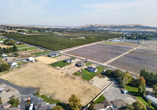 Photo 40 of Single family home for sale at 43860 N Whan Rd, Benton City, WA 99320 | MLS# PAC297163 | Listing updated on 2026-10-23