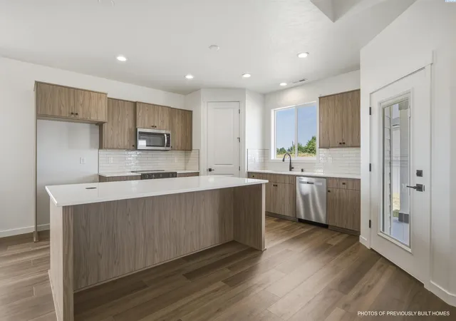 Single family home for sale at 200 Scott Rd, Prosser, WA 99350 | MLS# PAC297164