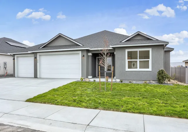 Single family home for sale at 200 Scott Rd, Prosser, WA 99350 | MLS# PAC297164