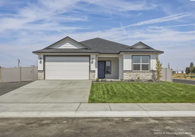 Photo 1 of Single family home for sale at 200 Scott Rd, Prosser, WA 99350 | MLS# PAC297164 | Listing updated on 2026-10-15