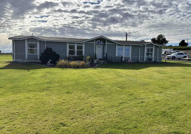 Photo 1 of Manufactured home for sale at 1071 Basin Hl Rd, Mesa, WA 99343 | MLS# PAC297166 | Listing updated on 2026-10-15