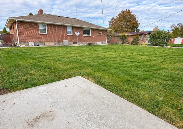 Photo 2 of Single family home for sale at 538 S 15th Street, Sunnyside, WA 98944 | MLS# PAC297170 | Listing updated on 2026-10-14