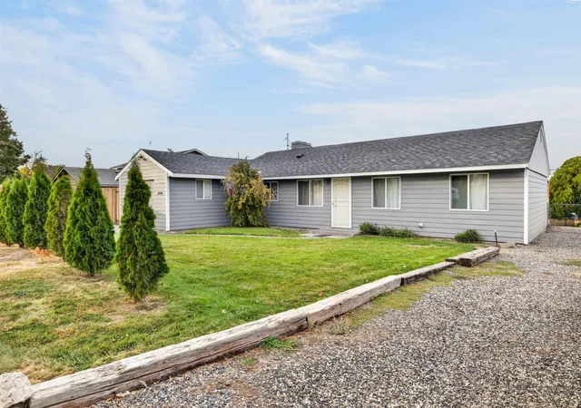 Photo 1 of Single family home for sale at 6316 W Yellowstone Ave, Kennewick, WA 99336 | MLS# PAC297172 | Listing updated on 2026-10-15