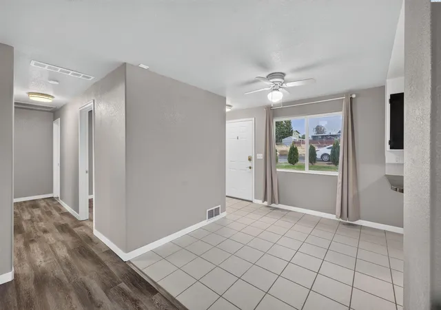 Photo 3 of Single family home for sale at 6316 W Yellowstone Ave, Kennewick, WA 99336 | MLS# PAC297172 | Listing updated on 2026-10-15