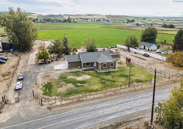 Photo 1 of Single family home for sale at 2680 Van Belle Rd, Outlook, WA 98938 | MLS# PAC297175 | Listing updated on 2026-10-15