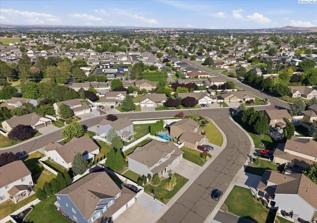 Photo 4 of Single family home for sale at 612 Southwell St, Richland, WA 99352 | MLS# PAC297178 | Listing updated on 2026-10-20