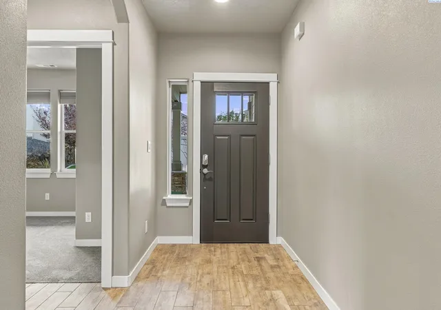 Photo 3 of Single family home for sale at 2816 Chelan Loop, Richland, WA 99352 | MLS# PAC297179 | Listing updated on 2026-10-15