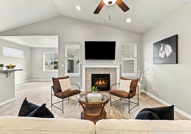 Photo 4 of Single family home for sale at 2816 Chelan Loop, Richland, WA 99352 | MLS# PAC297179 | Listing updated on 2026-10-15