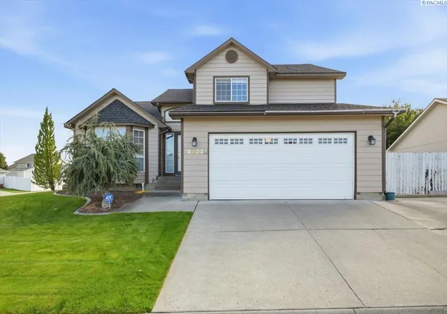 Photo 1 of Single family home for sale at 2422 S Arthur Ct, Kennewick, WA 99338 | MLS# PAC297181 | Listing updated on 2026-10-16