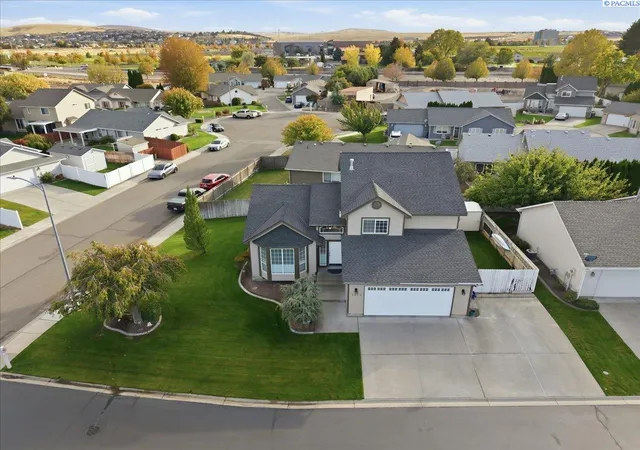 Photo 4 of Single family home for sale at 2422 S Arthur Ct, Kennewick, WA 99338 | MLS# PAC297181 | Listing updated on 2026-10-16