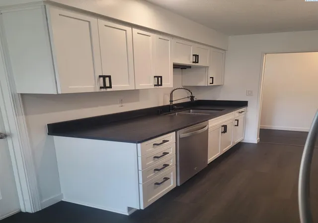 Photo 4 of Single family home for sale at 1413 W 7th Avenue, Kennewick, WA 99336 | MLS# PAC297183 | Listing updated on 2026-10-15