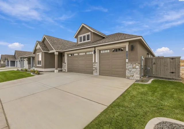Photo 1 of Single family home for sale at 2929 Halfway Ave, Richland, WA 99354 | MLS# PAC297186 | Listing updated on 2026-10-15