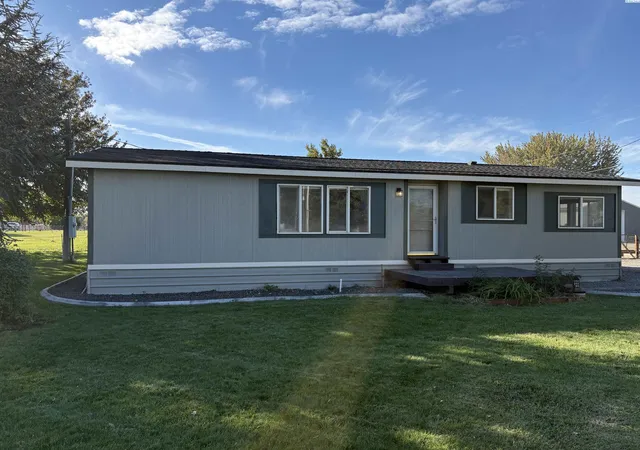 Manufactured home for sale at 28504 S Haney Rd, Kennewick, WA 99337 | MLS# PAC297201