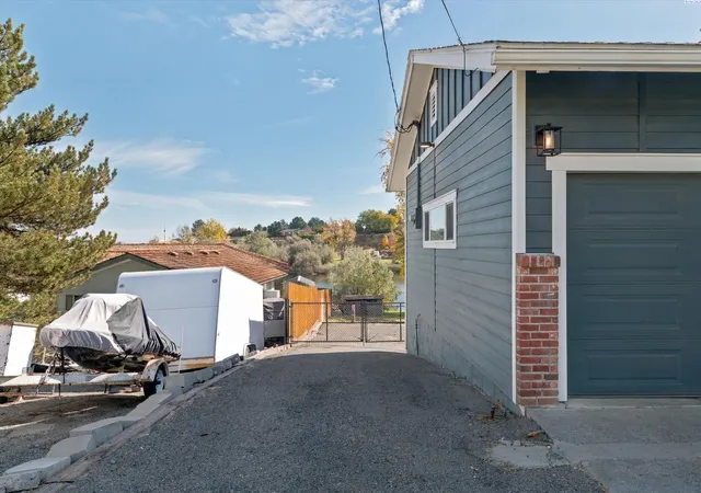 Photo 2 of Single family home for sale at 4115 S Gum St, Kennewick, WA 99337 | MLS# PAC297210 | Listing updated on 2026-10-21