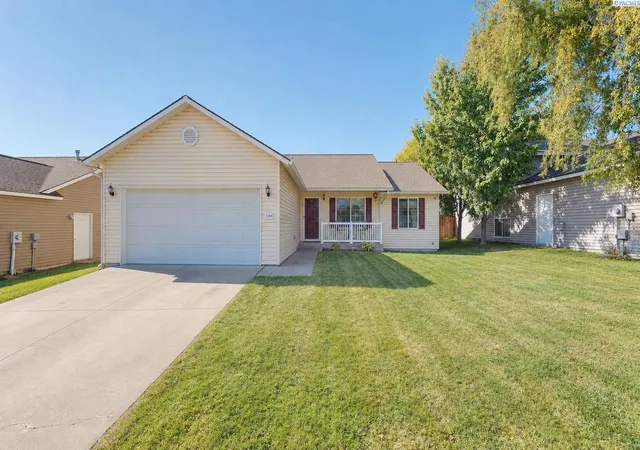 Single family home for sale at 5204 Bakerloo Ln, Pasco, WA 99301 | MLS# PAC297212