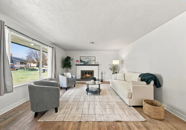 Photo 2 of Single family home for sale at 119 Cottonwood Dr, Richland, WA 99352 | MLS# PAC297216 | Listing updated on 2026-10-17