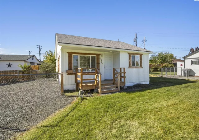 Photo 1 of Single family home for sale at 1327 Potter Ave, Richland, WA 99354 | MLS# PAC297221 | Listing updated on 2026-10-17