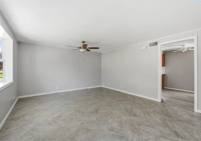 Photo 3 of Single family home for sale at 1217 Cedar Ave, Richland, WA 99354 | MLS# PAC297227 | Listing updated on 2026-10-19