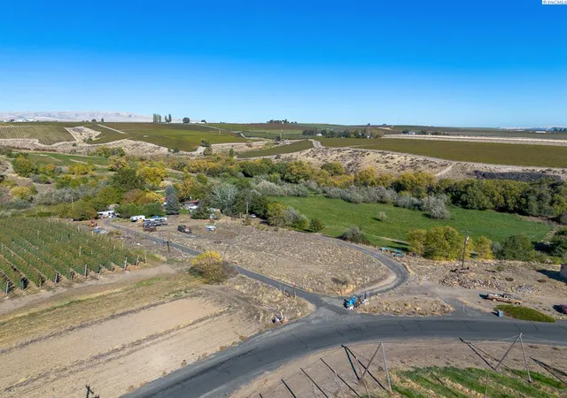Photo 2 of Single family home for sale at 87004 W Mccreadie Rd, Prosser, WA 99350 | MLS# PAC297238 | Listing updated on 2026-10-17