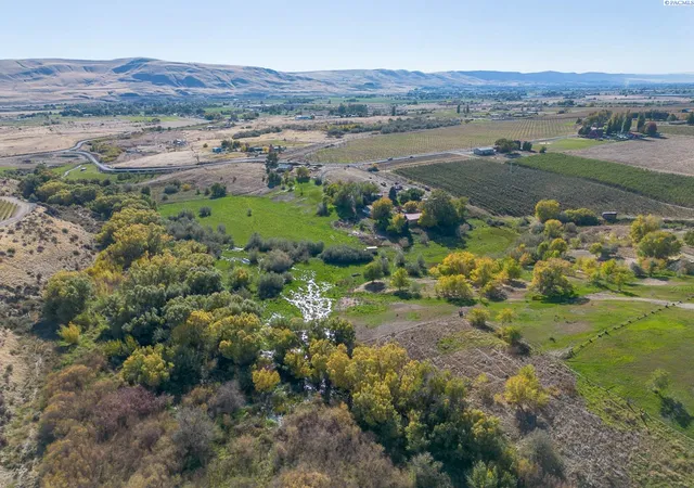 Photo 3 of Single family home for sale at 87004 W Mccreadie Rd, Prosser, WA 99350 | MLS# PAC297238 | Listing updated on 2026-10-17