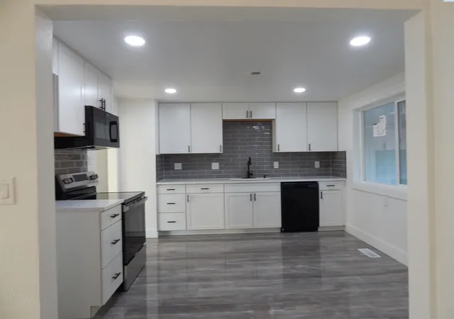 Photo 4 of Single family home for sale at 1915 N 19th Avenue, Pasco, WA 99301 | MLS# PAC297240 | Listing updated on 2026-10-17