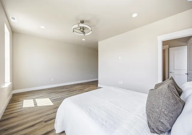 Photo 4 of Single family home for sale at 201 Victoria St, Sunnyside, WA 98944 | MLS# PAC297246 | Listing updated on 2026-10-17
