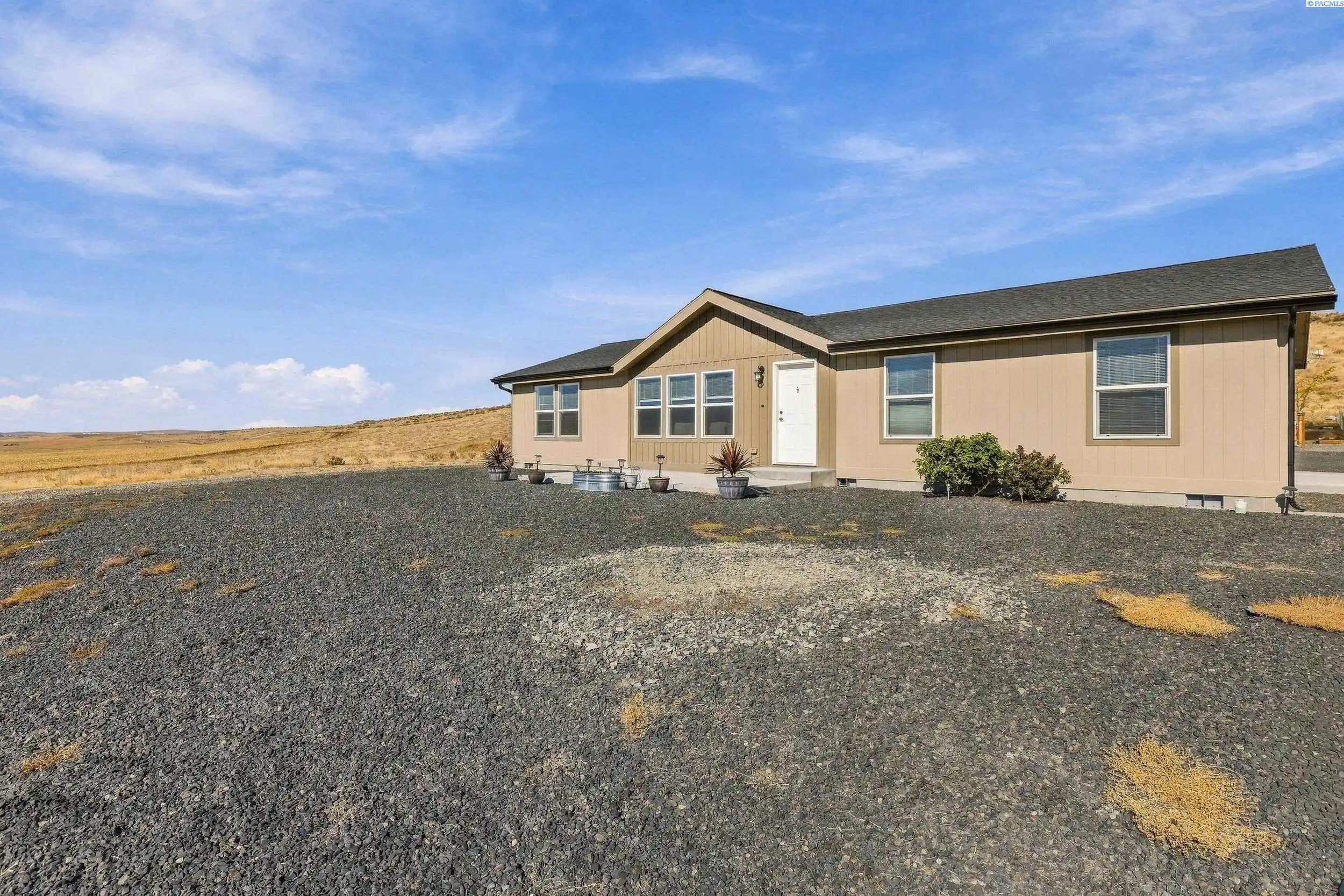 Photo 3 of Manufactured home for sale at 69003 E 1820 Prairie Se, Plymouth, WA 99346 | MLS# PAC297250 | Listing updated on 2026-10-25