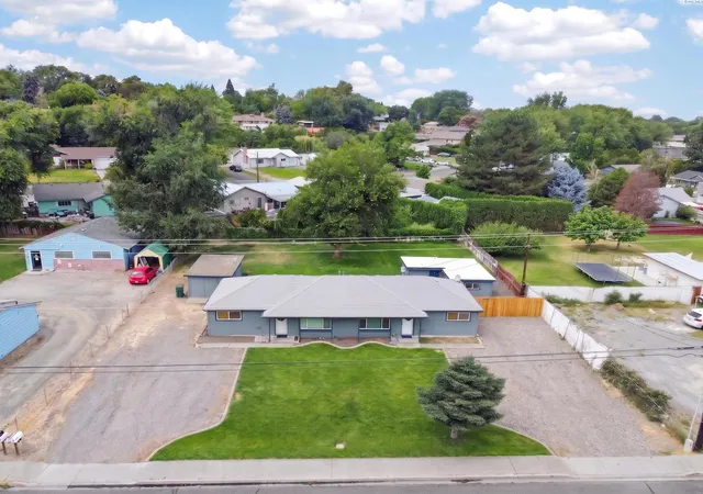 Photo 2 of Multi family home for sale at 804 S Olympia St, Kennewick, WA 99336 | MLS# PAC297251 | Listing updated on 2026-10-18