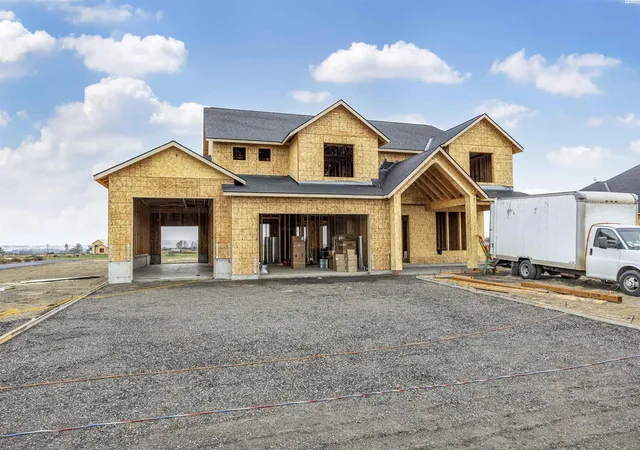 Single family home for sale at 8504 Axil Ln, Pasco, WA 99301 | MLS# PAC297252
