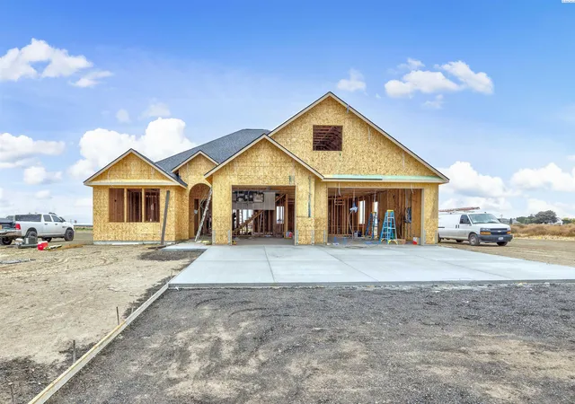 Single family home for sale at 8512 Axil Ln, Pasco, WA 99301 | MLS# PAC297253