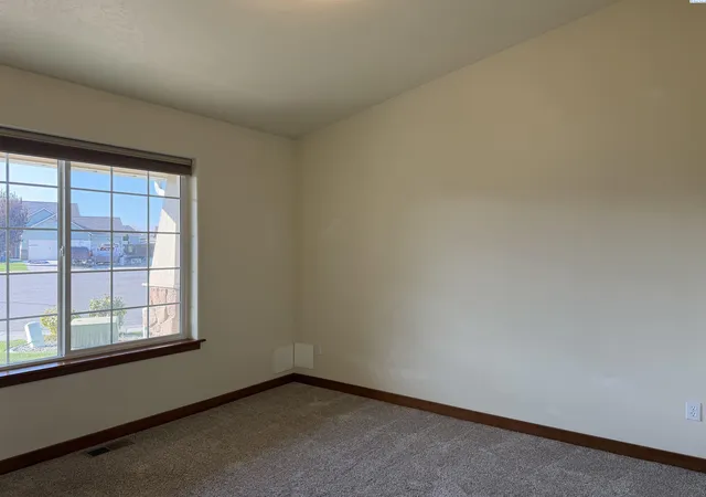 Photo 3 of Single family home for sale at 1806 Wallace Ct, West Richland, WA 99353 | MLS# PAC297255 | Listing updated on 2026-10-20