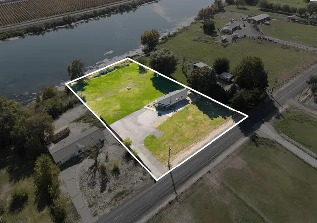 Photo 4 of Single family home for sale at 142103 W N River Rd, Prosser, WA 99350 | MLS# PAC297257 | Listing updated on 2026-10-22