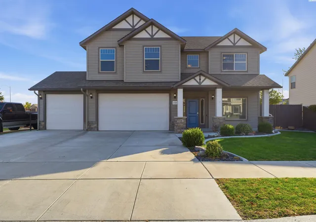 Single family home for sale at 4520 NW Commons Dr, Pasco, WA 99301 | MLS# PAC297259