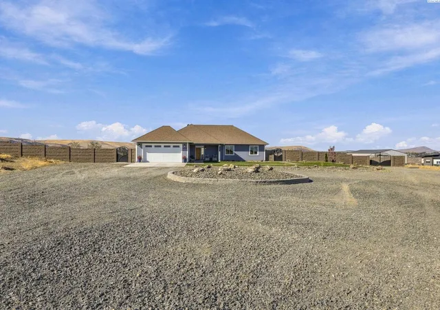 Photo 3 of Single family home for sale at 108735 E 228 Prairie Se, Kennewick, WA 99338 | MLS# PAC297260 | Listing updated on 2026-10-21
