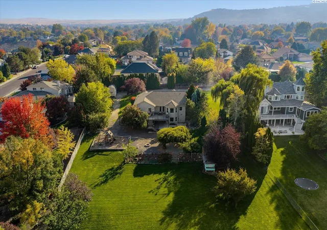 Photo 2 of Single family home for sale at 210 Windwood Ln, Richland, WA 99352 | MLS# PAC297263 | Listing updated on 2026-10-18